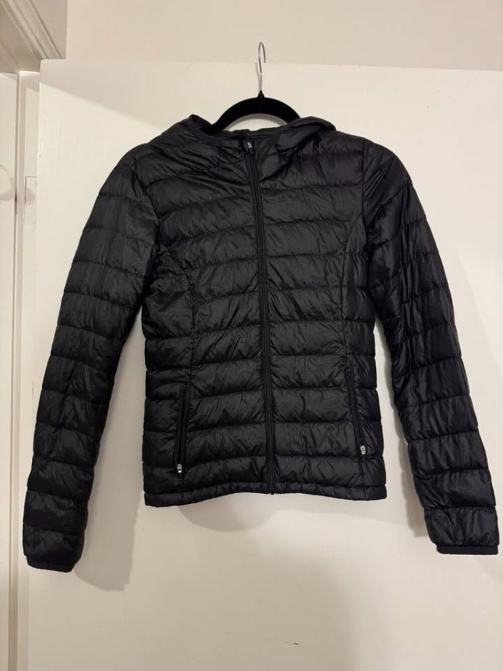Aritzia goose down puffer jacket - size XS